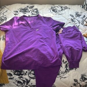 Figs Rich Purple Scrub Set